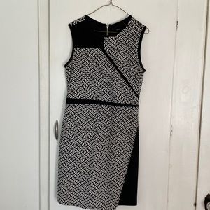 Le Chateau Large Black and White dress